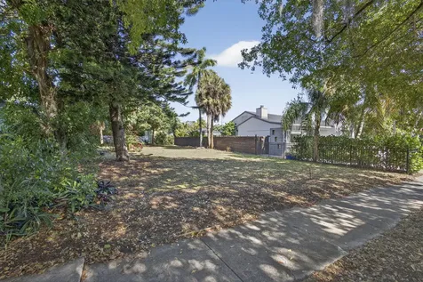 427 32nd Street West Palm Beach FL 33407
