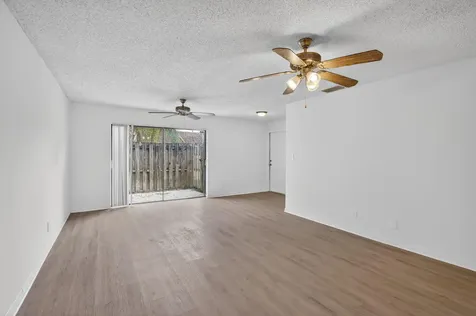 9424 NW 49th Place Sunrise FL 33351