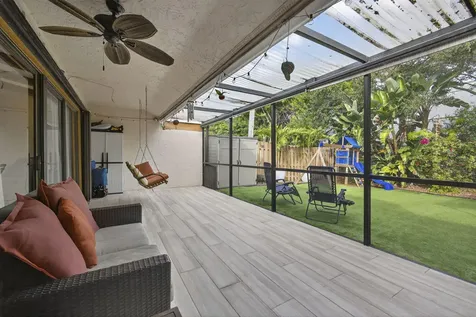 2400 Sw 19th Avenue Boynton Beach FL 33426