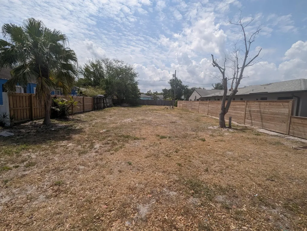 921 N L Street Lake Worth Beach FL 33460