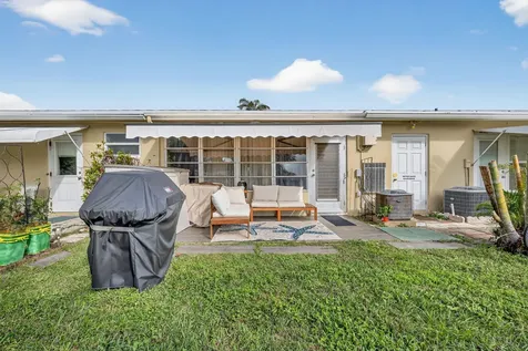 212 High Point Terrace Delray Beach FL 33445