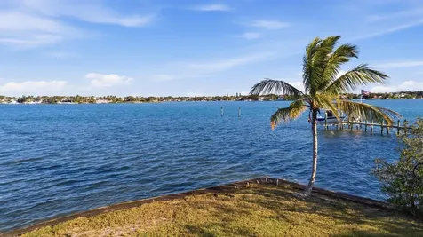 953 Thayer Lane Jupiter FL 33458