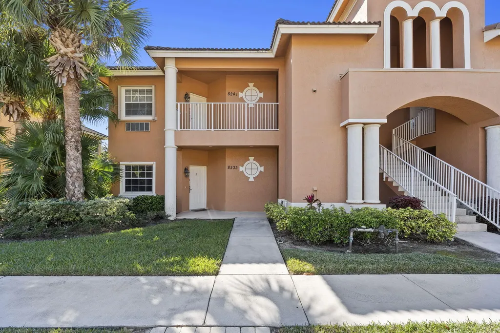 8233 Mulligan Circle Port Saint Lucie FL 34986