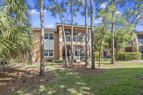 8233 Mulligan Circle Port Saint Lucie FL 34986