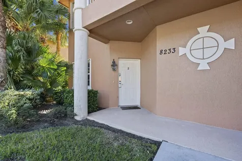 8233 Mulligan Circle Port Saint Lucie FL 34986