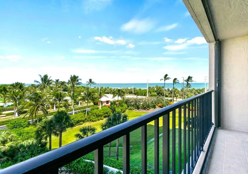 5047 N Highway A1a Hutchinson Island FL 34949