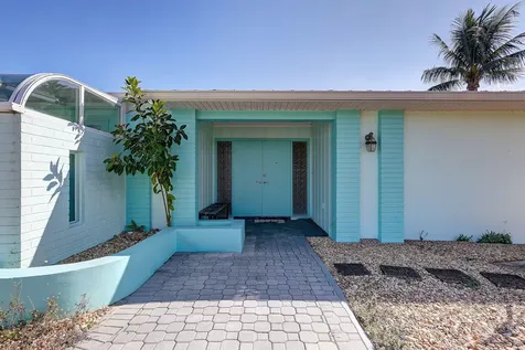 683 SE Harborview Drive Port Saint Lucie FL 34953