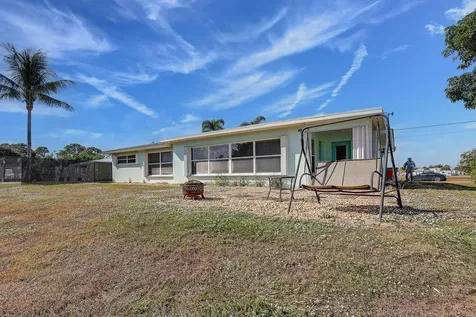683 SE Harborview Drive Port Saint Lucie FL 34953