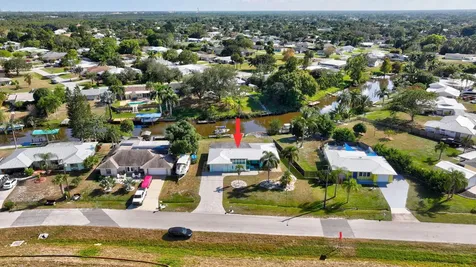 683 SE Harborview Drive Port Saint Lucie FL 34953
