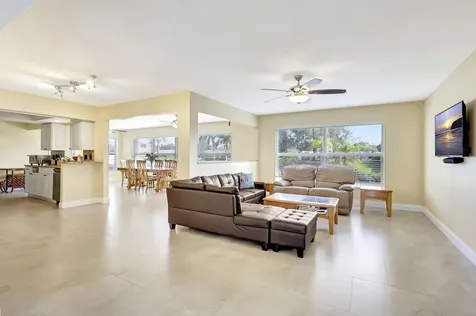 683 SE Harborview Drive Port Saint Lucie FL 34953