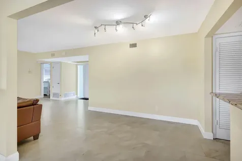 683 SE Harborview Drive Port Saint Lucie FL 34953
