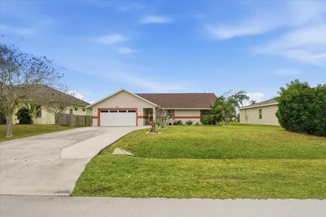 6927 Nw Hershy Circle Port Saint Lucie FL 34983