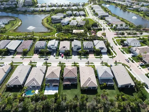 10717 Northbrook Circle Palm Beach Gardens FL 33412