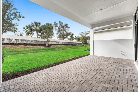 2752 Se Ashfield Drive Port Saint Lucie FL 34984