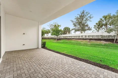 2752 Se Ashfield Drive Port Saint Lucie FL 34984