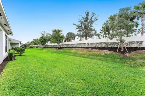 2752 Se Ashfield Drive Port Saint Lucie FL 34984