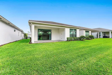 2752 Se Ashfield Drive Port Saint Lucie FL 34984