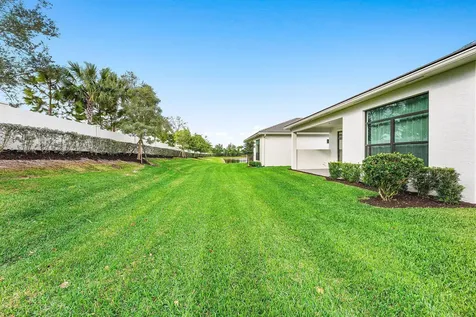 2752 Se Ashfield Drive Port Saint Lucie FL 34984