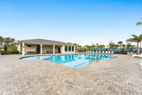 2752 Se Ashfield Drive Port Saint Lucie FL 34984