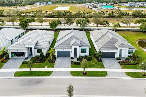 2752 Se Ashfield Drive Port Saint Lucie FL 34984