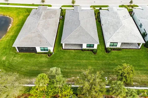2752 Se Ashfield Drive Port Saint Lucie FL 34984