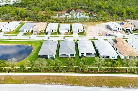 2752 Se Ashfield Drive Port Saint Lucie FL 34984
