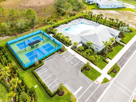 2752 Se Ashfield Drive Port Saint Lucie FL 34984