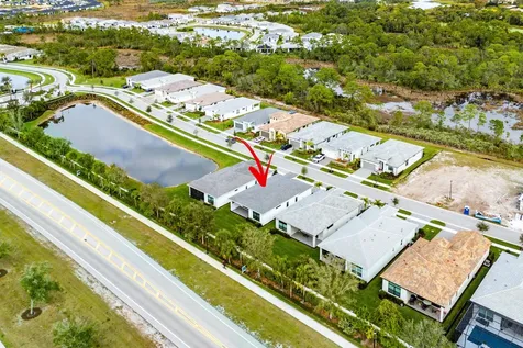 2752 Se Ashfield Drive Port Saint Lucie FL 34984