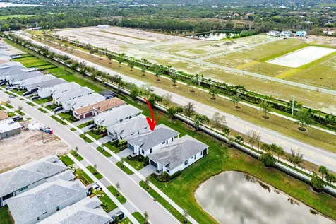 2752 Se Ashfield Drive Port Saint Lucie FL 34984