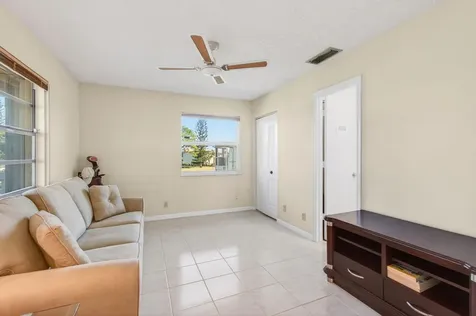 1721 Nw 20th Avenue Delray Beach FL 33445