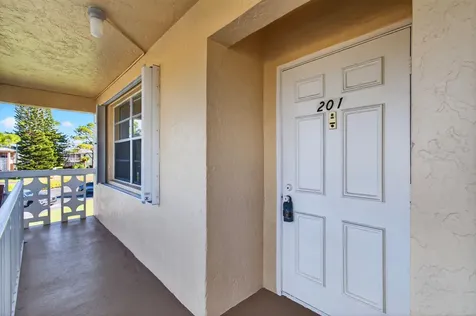 1721 Nw 20th Avenue Delray Beach FL 33445