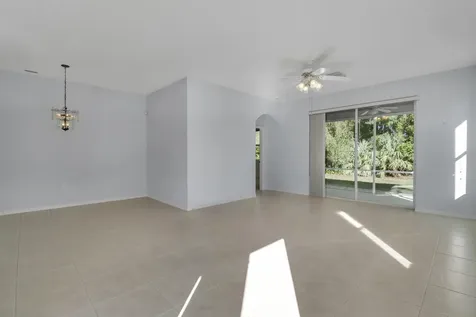 708 Sw Rocky Bayou Terrace Port Saint Lucie FL 34986