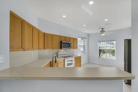 708 Sw Rocky Bayou Terrace Port Saint Lucie FL 34986