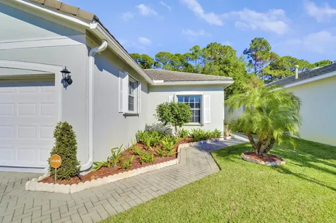 708 Sw Rocky Bayou Terrace Port Saint Lucie FL 34986