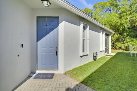 708 Sw Rocky Bayou Terrace Port Saint Lucie FL 34986