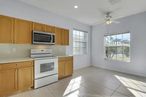 708 Sw Rocky Bayou Terrace Port Saint Lucie FL 34986