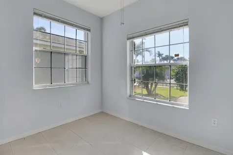 708 Sw Rocky Bayou Terrace Port Saint Lucie FL 34986