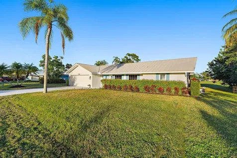 3881 Se Fairway Stuart FL 34997