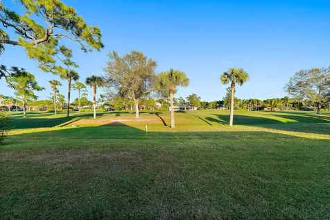 3881 Se Fairway Stuart FL 34997