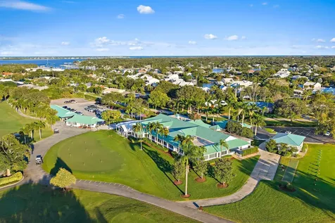 3881 Se Fairway Stuart FL 34997
