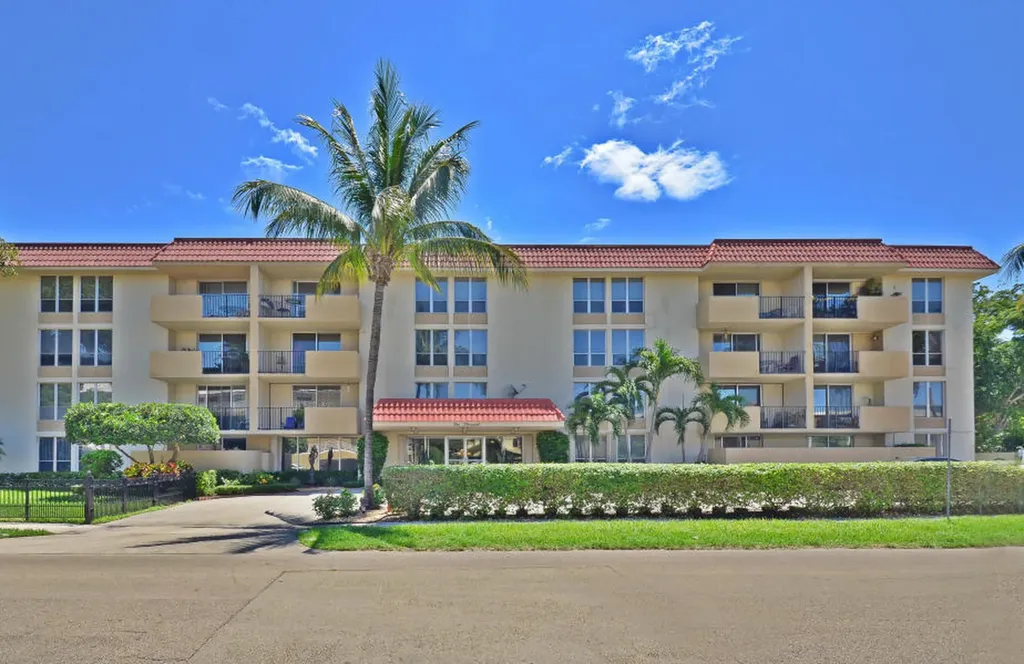 1000 Spanish River Road Boca Raton FL 33432