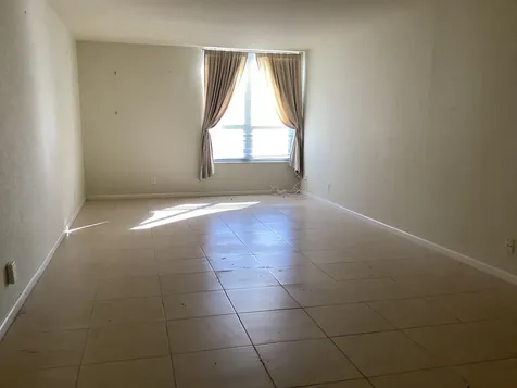 1000 Spanish River Road Boca Raton FL 33432