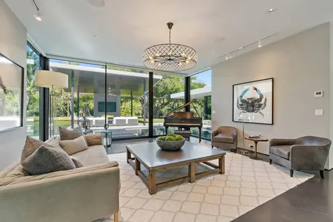 12 N Beach Road Jupiter Island FL 33455