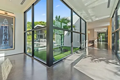 12 N Beach Road Jupiter Island FL 33455