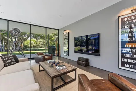 12 N Beach Road Jupiter Island FL 33455