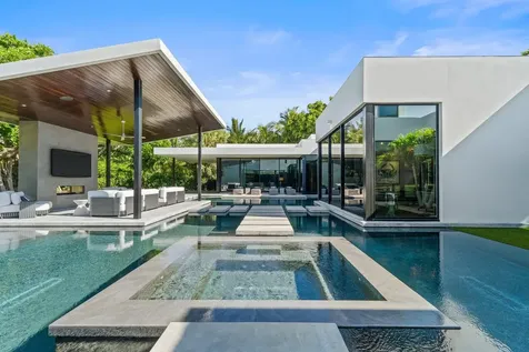 12 N Beach Road Jupiter Island FL 33455