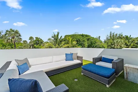 12 N Beach Road Jupiter Island FL 33455