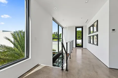 12 N Beach Road Jupiter Island FL 33455
