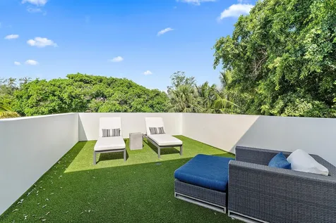 12 N Beach Road Jupiter Island FL 33455