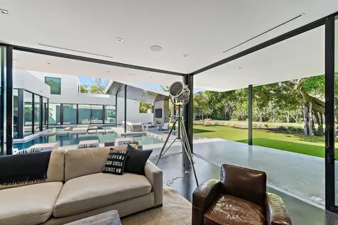 12 N Beach Road Jupiter Island FL 33455